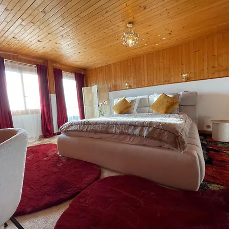 Grand Avec Piscine Exterieure *