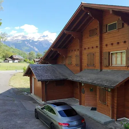 Chalet Grand Avec Piscine Exterieure