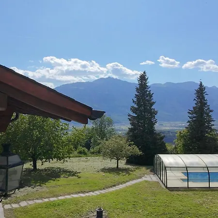 Grand Avec Piscine Exterieure בקתה