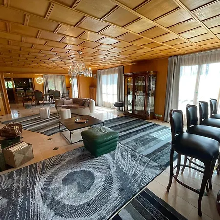 Chalet Grand Avec Piscine Exterieure