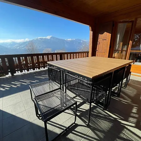 Chalet Grand Avec Piscine Exterieure *